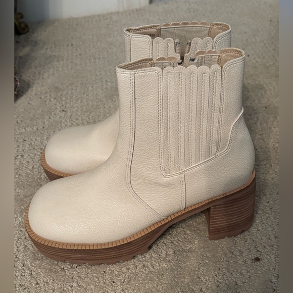 White booties - Picture 4 of 6